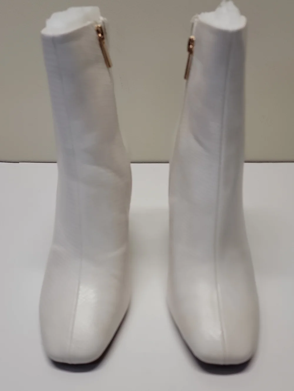 Journee Collection NEW IN BOX White Square Toe Lizard Print Booties Size 9.5 Wms